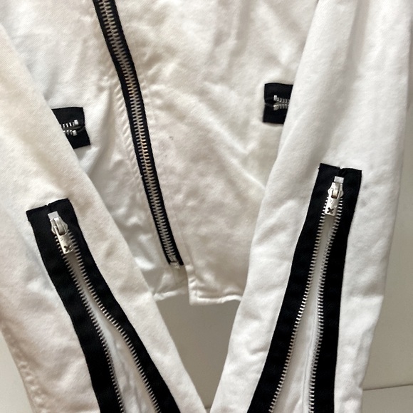 TRIPP NYC LG. WHITE & BLACK BIKER/MOTO JACKET~ZIPPERS, STRAPS, STUDS & CLASPS - Picture 5 of 15